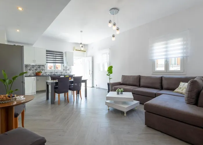 Alex Luxury Downtown House Naxos City