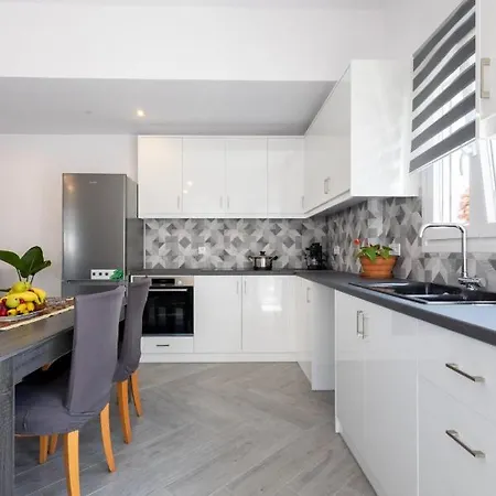 Apartment Alex Luxury Downtown House